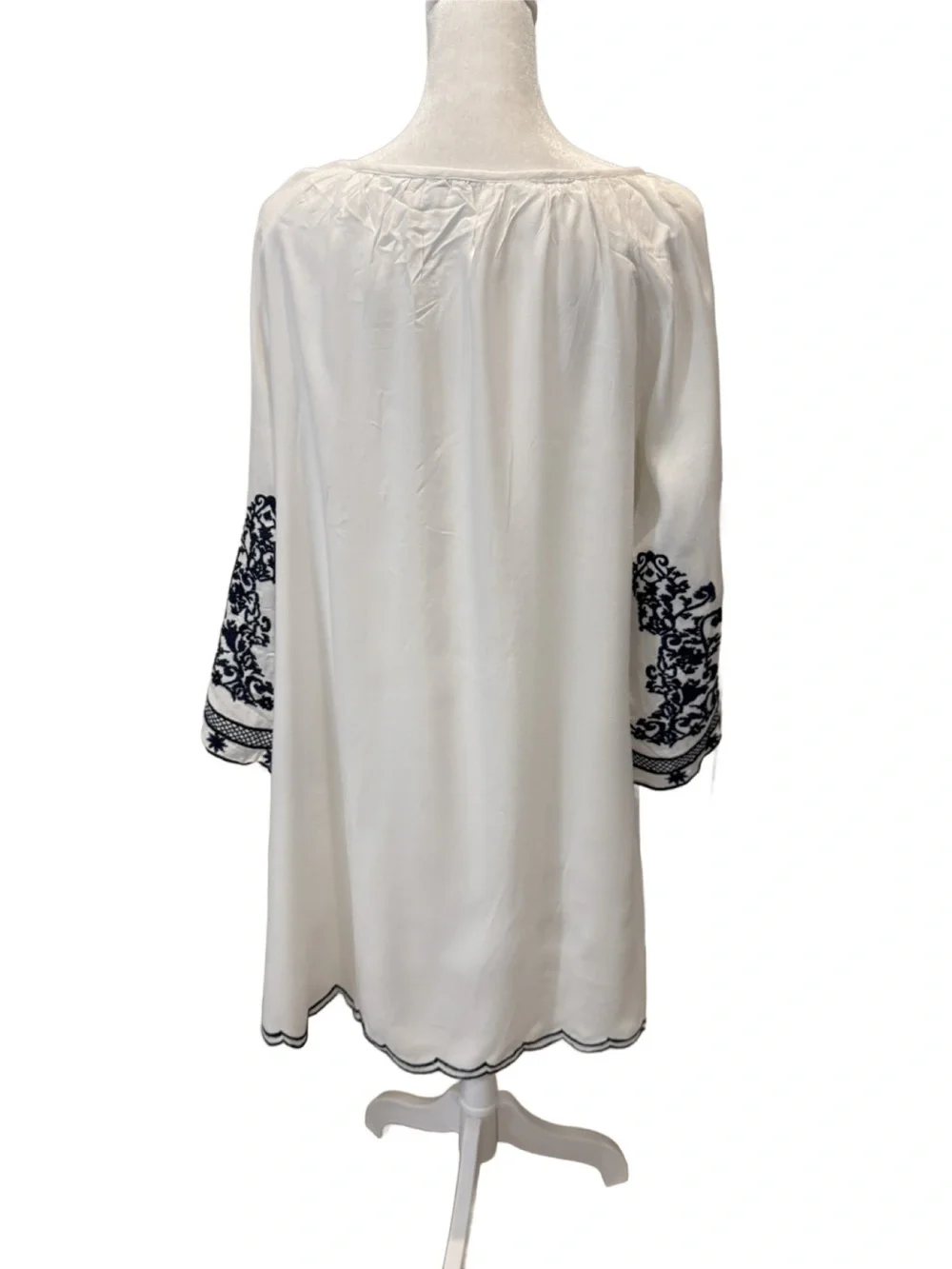C/C Connection Embroidered Tunic Dress. Small